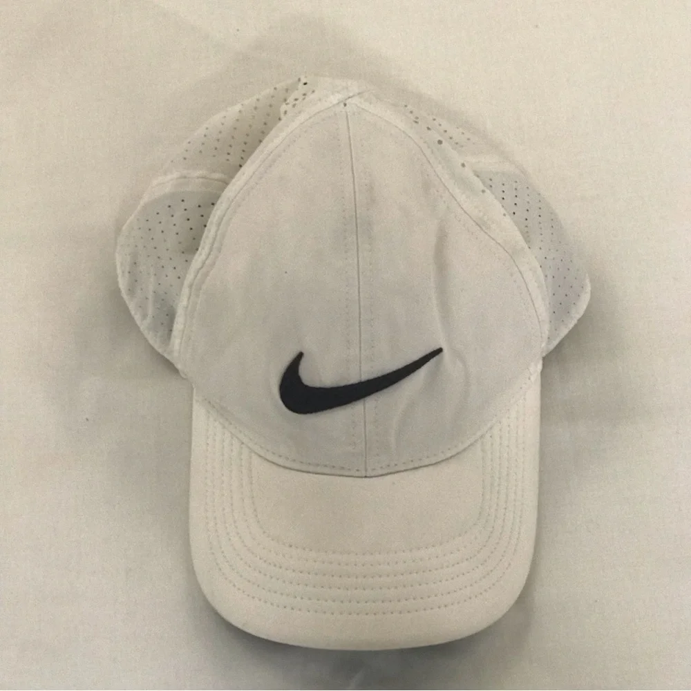 Nike Legacy91 Dri-Fit  Adjustable Sports Cap